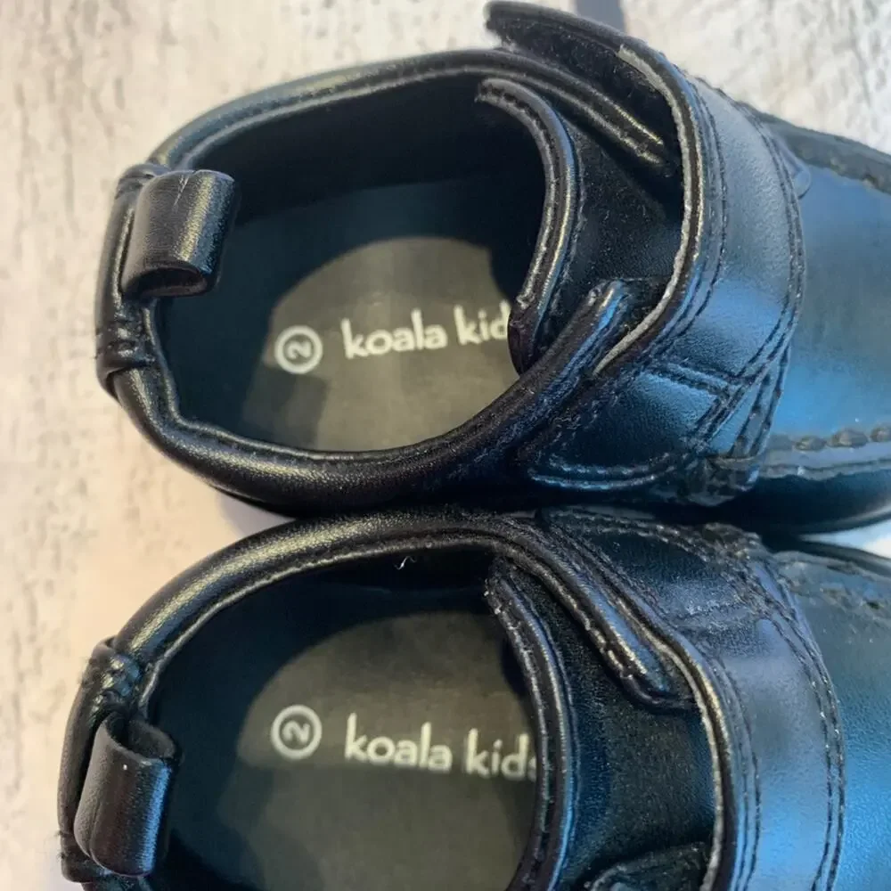 KOALA KIDS Boy’s Black Strap Closure Dress Shoes / Size: 2